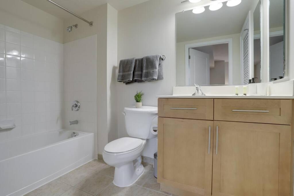 Pentagon City Comfort Modern Stay Arlington Extérieur photo